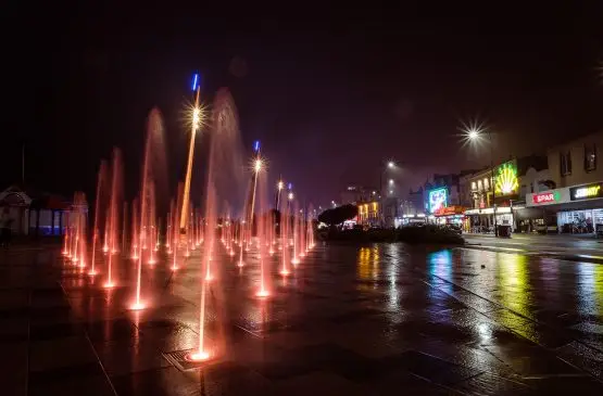A photo of Southend seafront and the water fountains at night